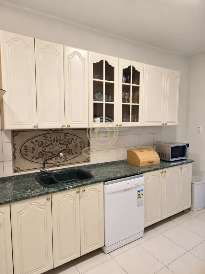 Izdavanje, dvosoban stan, 95m², Grbavica, Novi Sad Sve Podlokacije