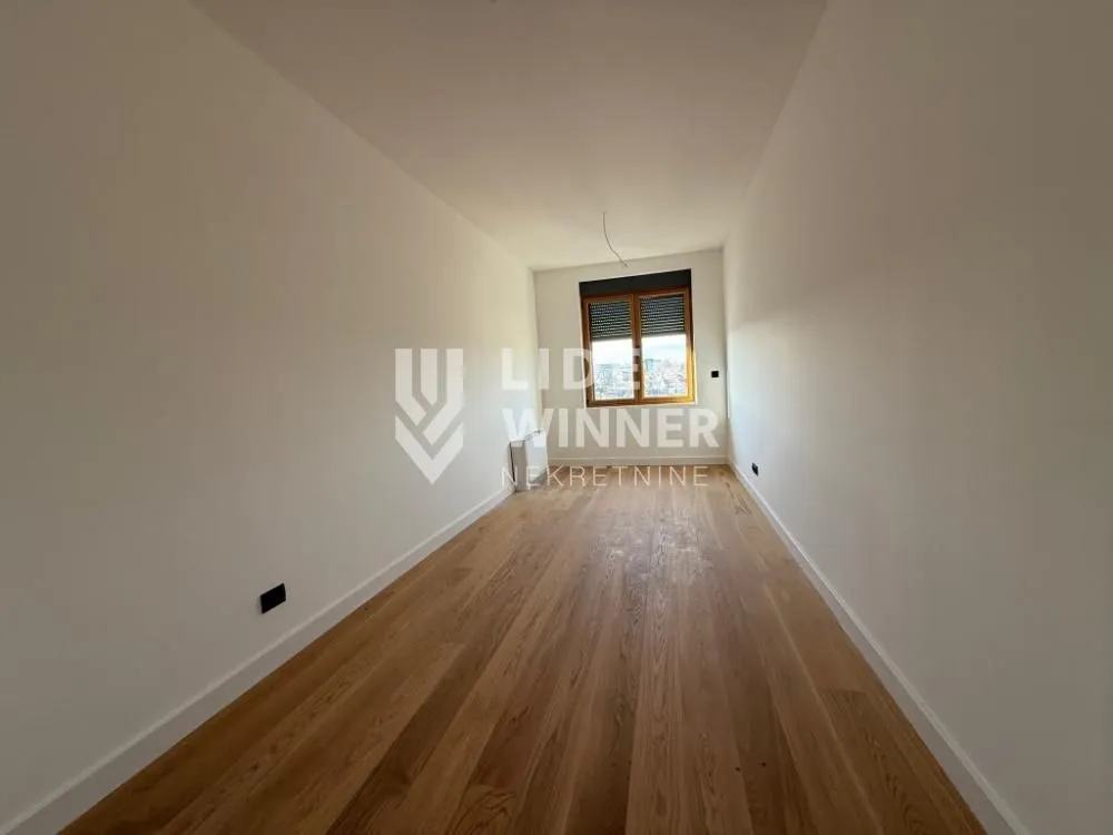 Sale, apartment, 220m², Autokomanda, Voždovac Sve Podlokacije