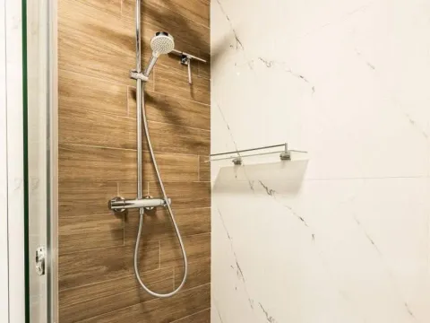 Izdavanje, dvosoban stan, 72m², Centar, Tivat - image 5