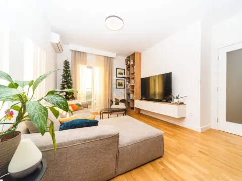 Sale, two bedroom apartment, 69m², Stari Aerodrom, Podgorica - image 2