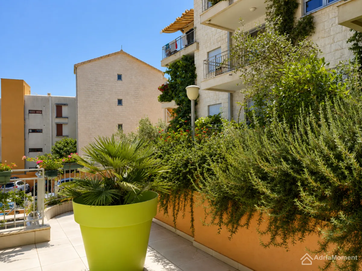 Prodaja, dvosoban stan, 54m², Petrovac, Budva