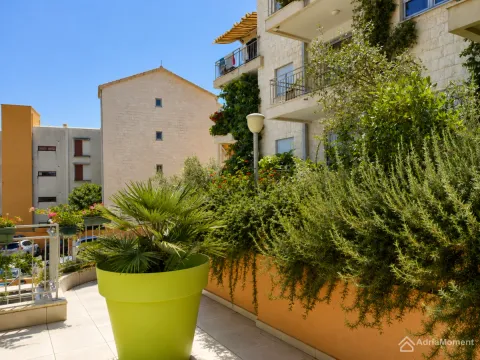 Prodaja, dvosoban stan, 54m², Petrovac, Budva - image 12