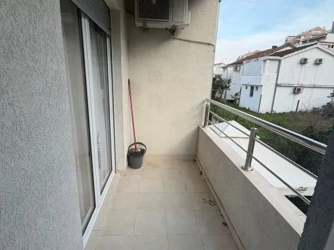 Rent, one bedroom apartment, 44m², Centar, Budva - image 9