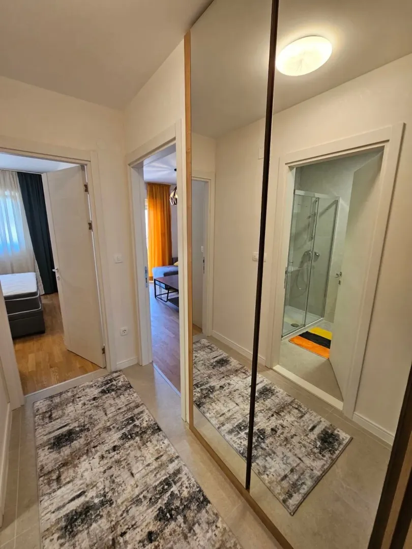Izdavanje, jednosoban stan, 40m², Pobrežje, Podgorica