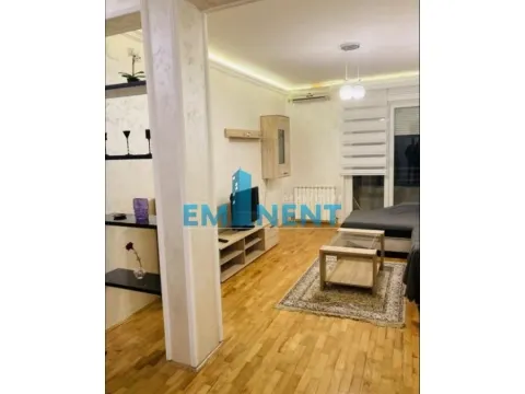 Izdavanje, dvosoban stan, 50m², Vračar Sve Podlokacije, Beograd - image 2