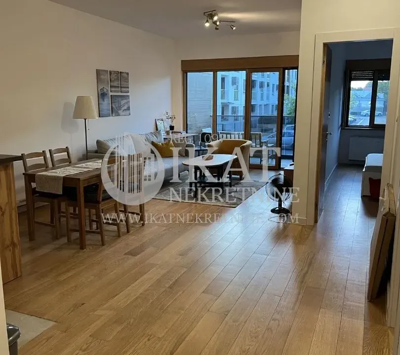 Izdavanje, dvosoban stan, 64m², Zemun Gornji Grad, Zemun Sve Podlokacije