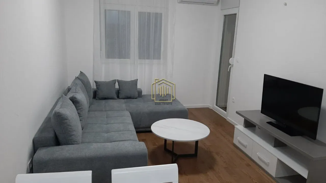 Izdavanje, jednosoban stan, 45m², Pobrežje, Podgorica