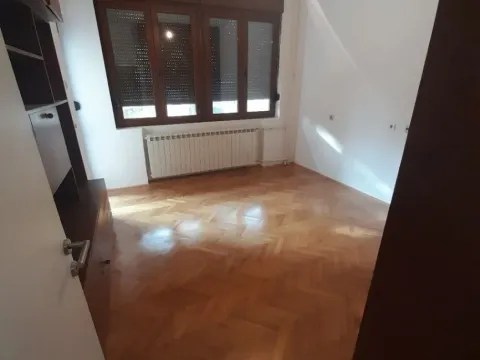 Izdavanje, kuća, 600m², Dedinje Rtv Pink, Dedinje Sve Podlokacije - image 10