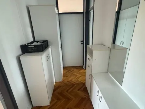 Izdavanje, trosoban stan, 95m², Medijana, Niš - image 11