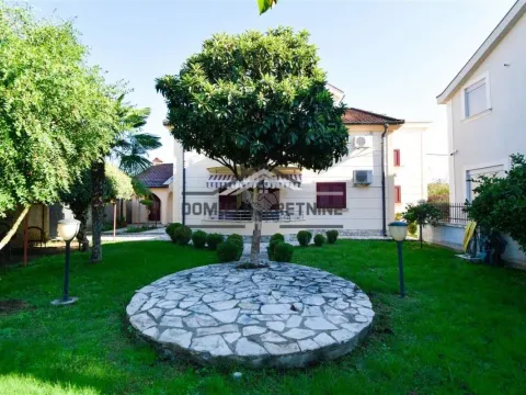 Izdavanje, kuća, 200m², Donja Gorica, Podgorica - image 6