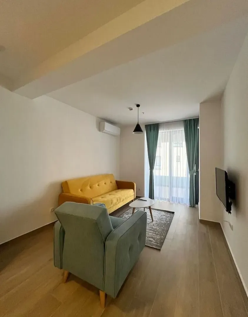 Izdavanje, jednosoban stan, 60m², Rafailovići, Budva