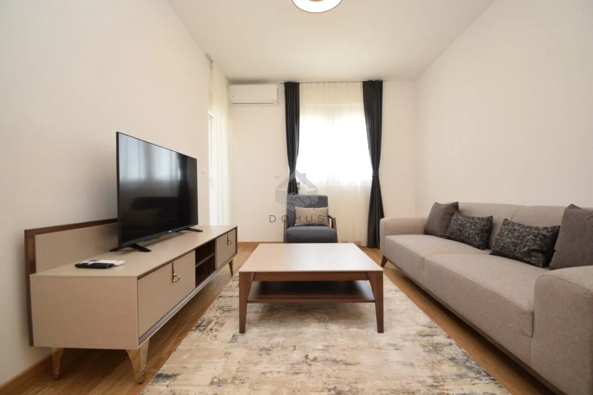 Izdavanje, jednosoban stan, 46m², New City, Podgorica