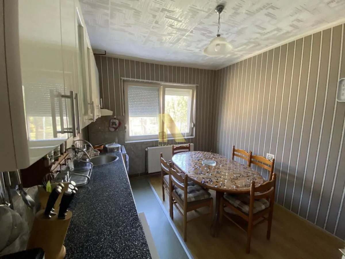 Prodaja, kuća, 224m², Kać, Novi Sad Sve Podlokacije