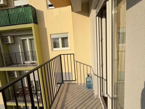 Rent, one bedroom apartment, 39m², Pobrežje, Podgorica - image 11