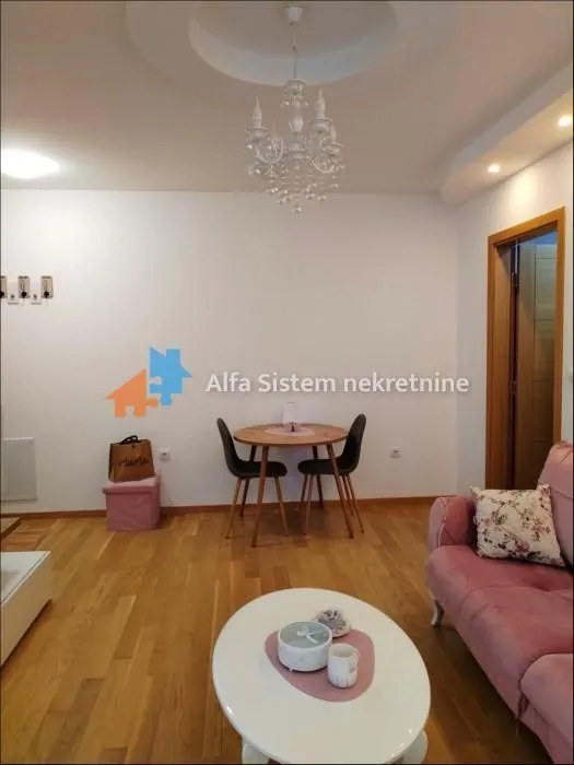 Izdavanje, stan, 42m², Crveni Krst, Beograd