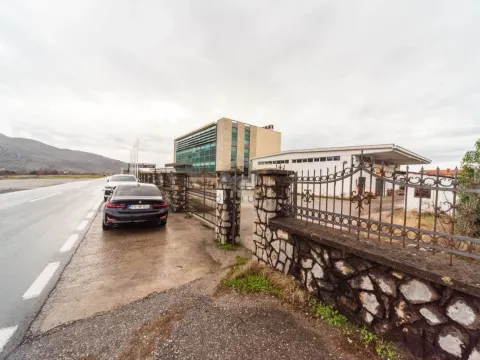 Izdavanje, poslovni prostor, 370m², Tuzi, Podgorica - image 3