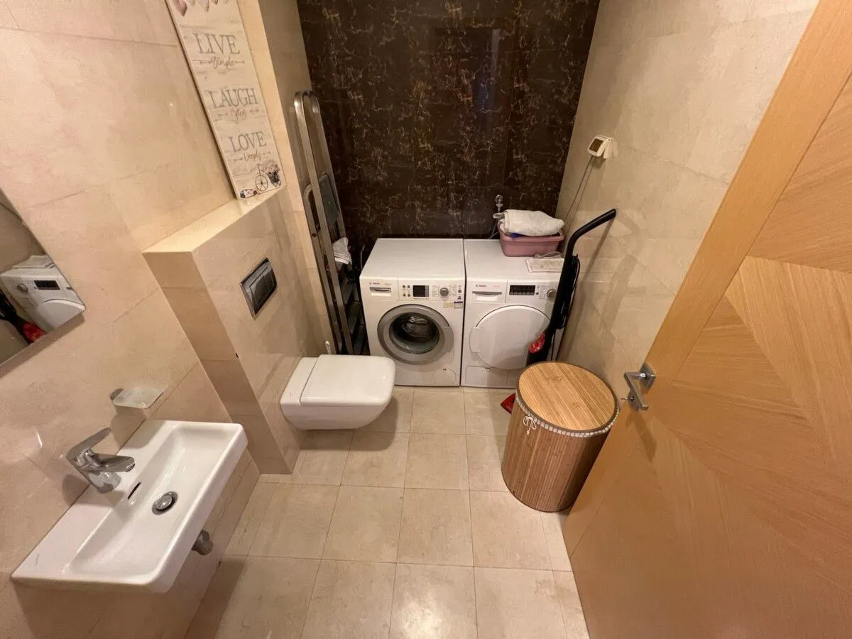 Izdavanje, trosoban stan, 103m², Momišići, Podgorica