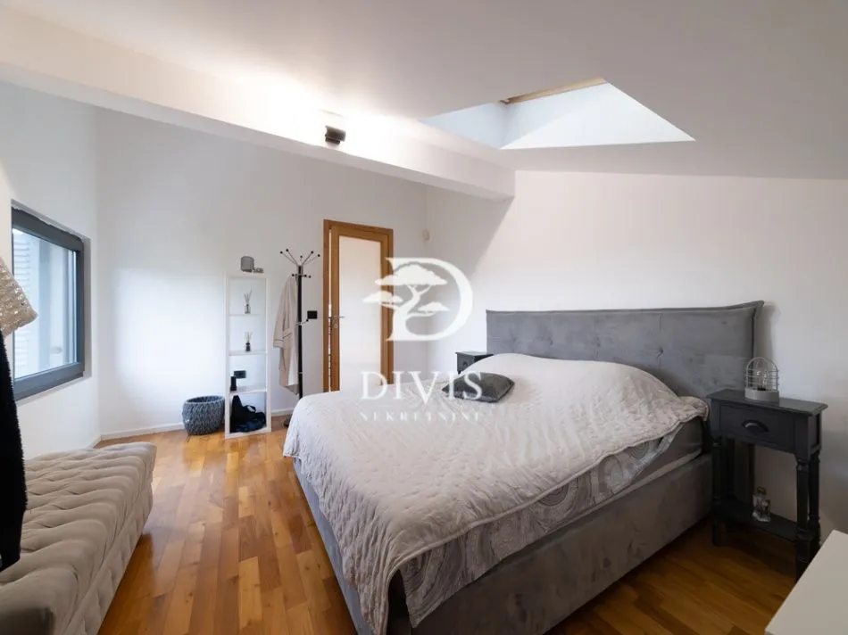 Prodaja, kuća, 269m², Koraćica, Mladenovac