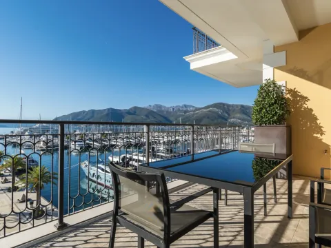 Prodaja, trosoban stan, 253m², Porto Montenegro, Tivat - image 18