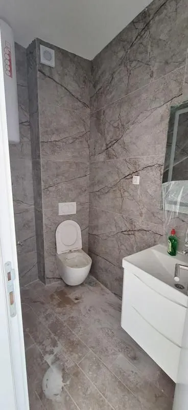 Prodaja, dvosoban stan, 63m², Sutomore, Bar