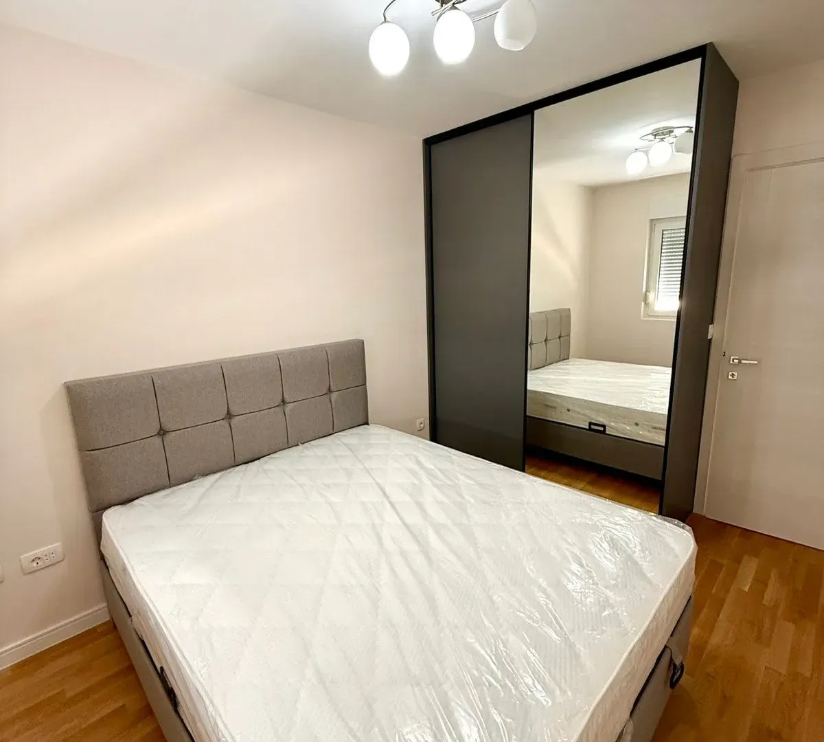 Rent, one bedroom apartment, 42m², Pobrežje, Podgorica