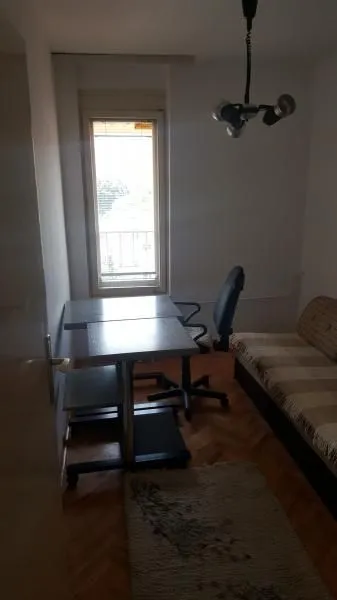 Izdavanje, četvorosoban stan, 95m², Palilula, Niš