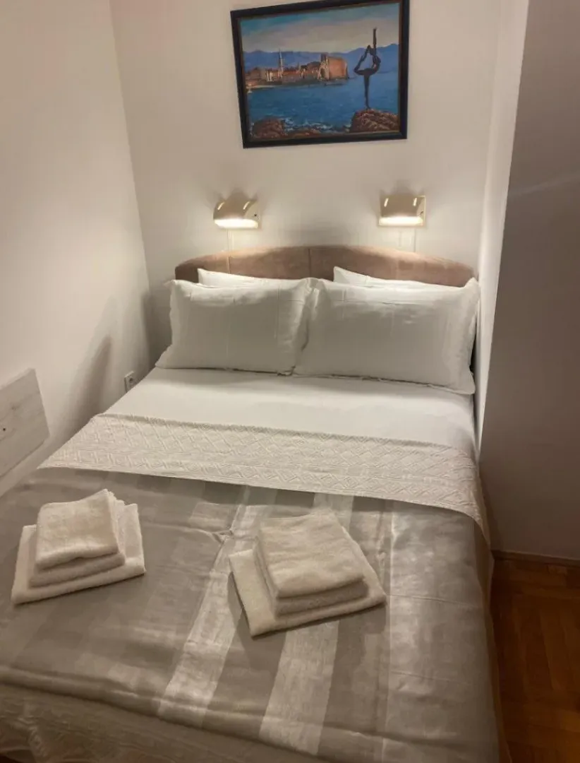 Rent, one bedroom apartment, 32m², Slovenska Plaža, Budva