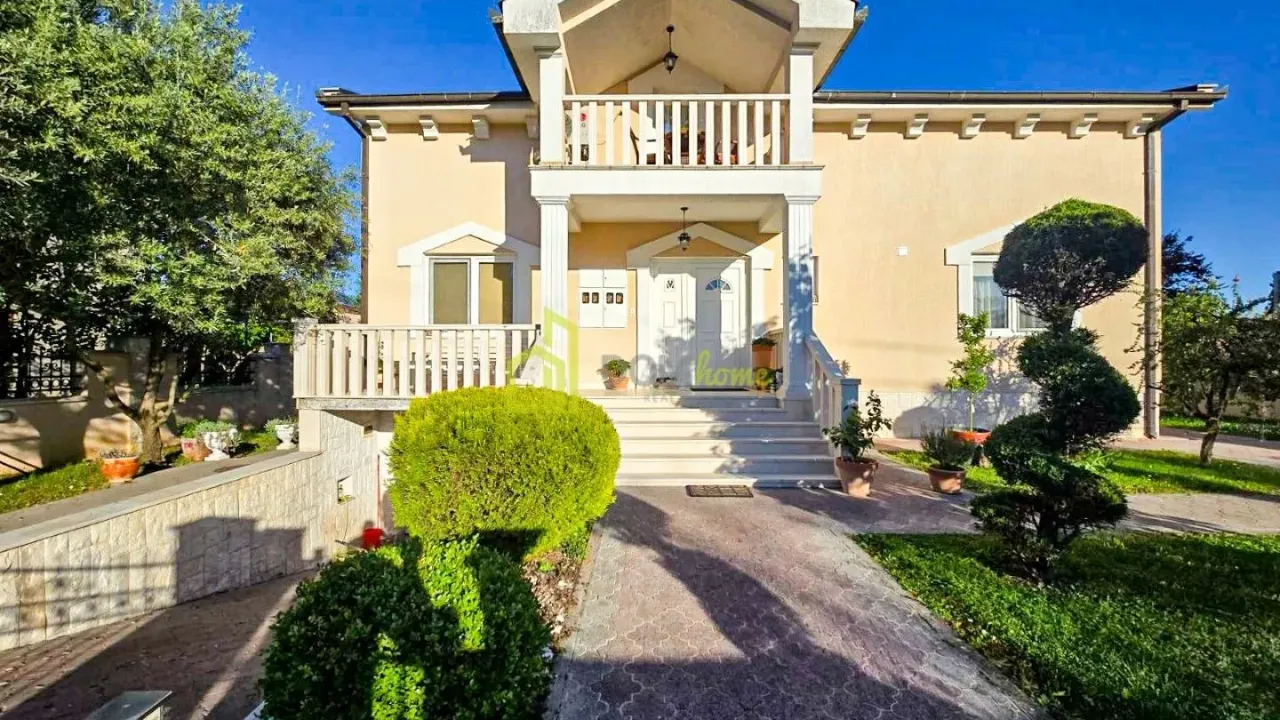 Prodaja, kuća, 356m², Tološi, Podgorica