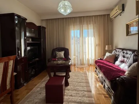 Izdavanje, jednosoban stan, 40m², Zabjelo, Podgorica