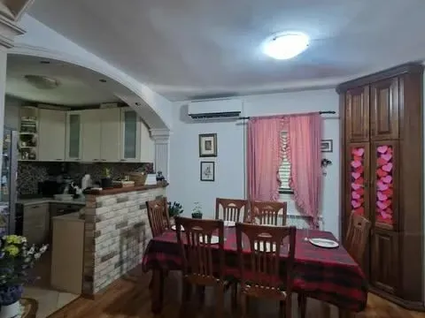 Izdavanje, kuća, 94m², Masline, Podgorica - image 9