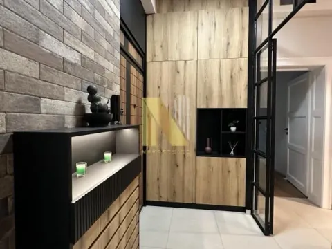 Prodaja, trosoban stan, 100m², Stari grad, Novi Sad - image 11