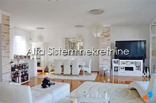 Rent, apartment, 230m², Čubura, Beograd