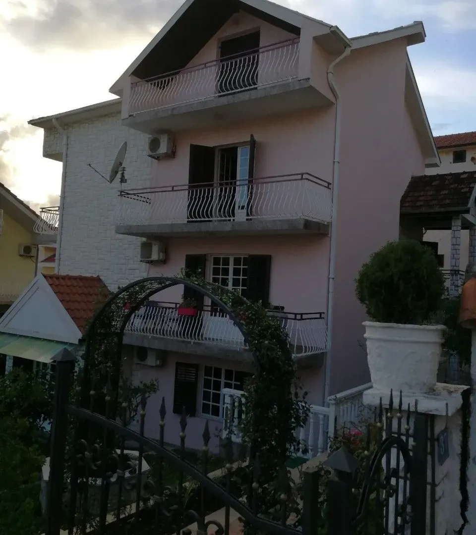 Prodaja, kuća, 400m², Tivat, Crna Gora