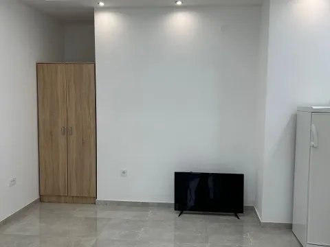 Izdavanje, poslovni prostor, 25m², Babin Do, Budva - image 12
