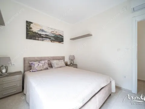 Sale, two bedroom apartment, 75m², Dobrota, Kotor - image 27