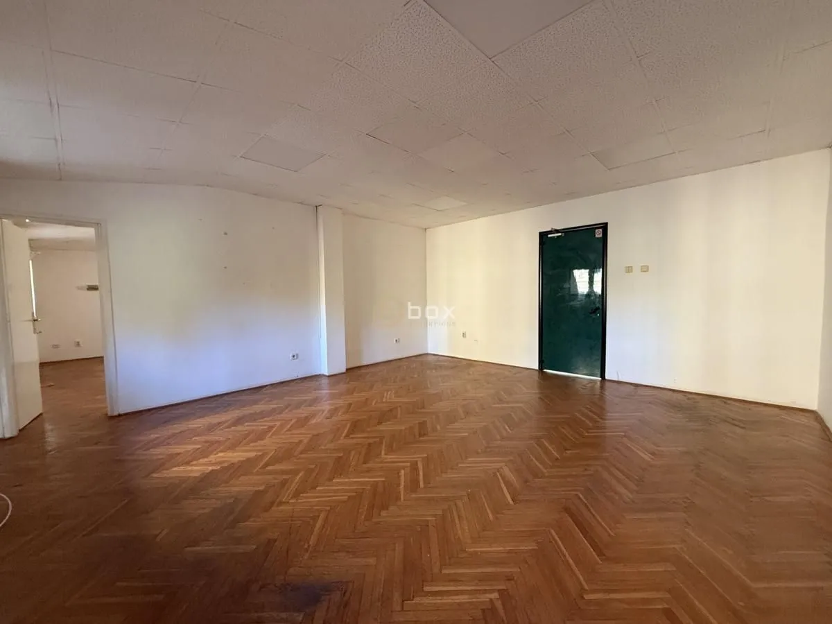 Rent, office space, 118m², Medijana, Niš
