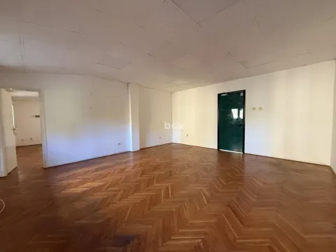 Izdavanje, poslovni prostor, 118m², Medijana, Niš