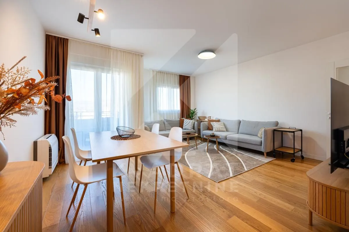 Izdavanje, dvosoban stan, 73m², Central Point, Podgorica