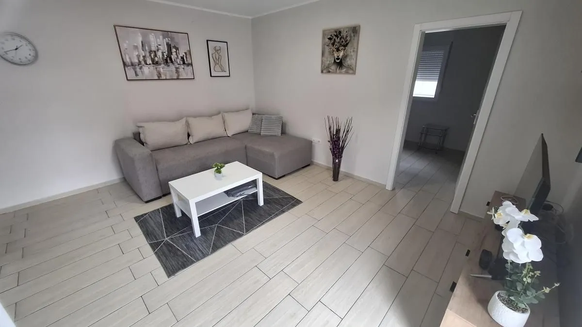 Izdavanje, jednosoban stan, 42m², Telep, Novi Sad Sve Podlokacije