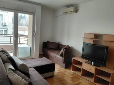 Rent, two bedroom apartment, 40m², Crveni Krst, Beograd - image 1