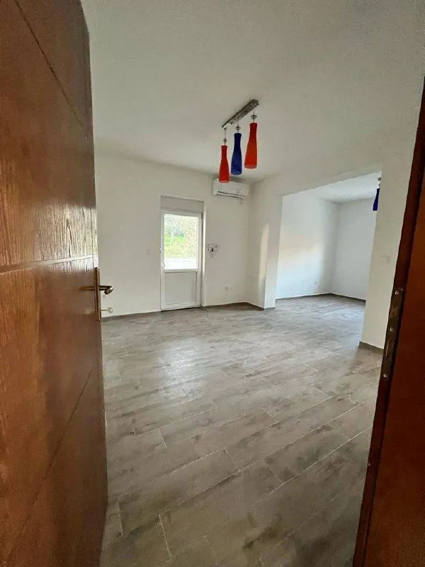 Prodaja, dvosoban stan, 83m², Šušanj, Bar
