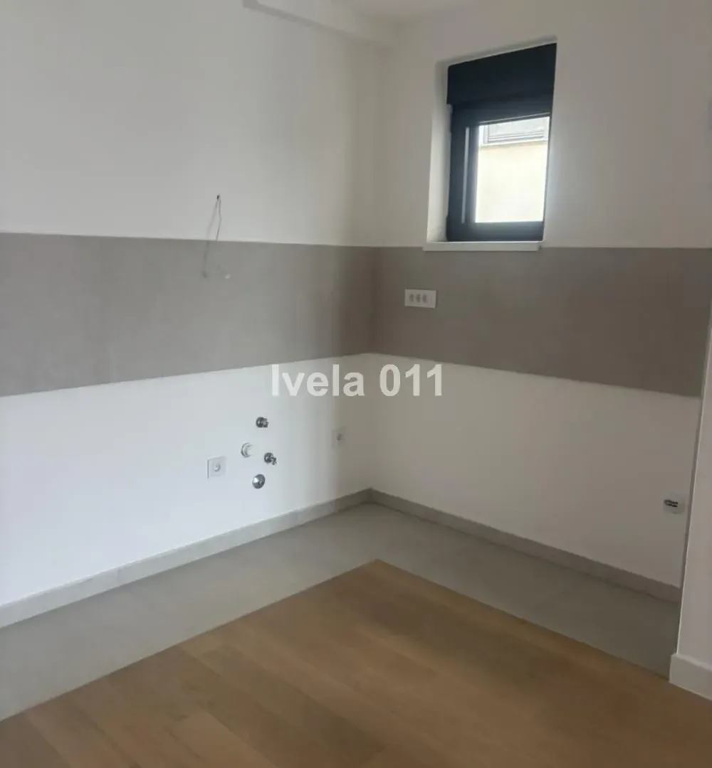 Prodaja, jednosoban stan, 42m², Autokomanda, Voždovac Sve Podlokacije