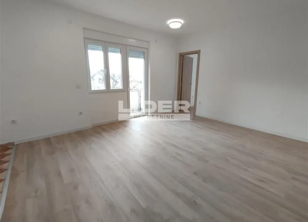 Sale, three bedroom apartment, 67m², Slavujev Venac, Zvezdara Sve Podlokacije