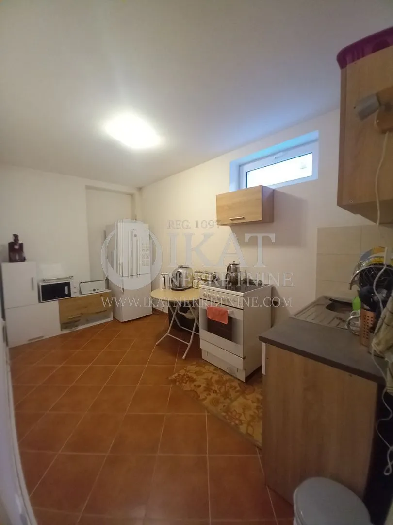 Sale, house, 397m², Petlovo Brdo, Beograd