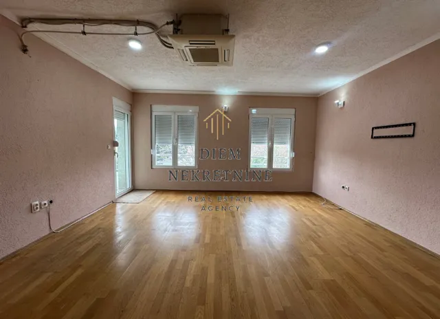 Izdavanje, dvosoban stan, 69m², Ljubović, Podgorica