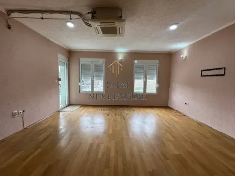 Izdavanje, dvosoban stan, 69m², Ljubović, Podgorica - image 1