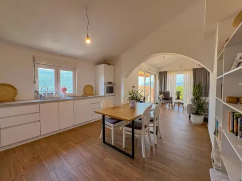 Prodaja, trosoban stan, 107m², Đenovići, Herceg Novi - image 6