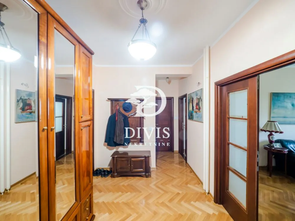 Prodaja, trosoban stan, 98m², Dedinje Sve Podlokacije, Beograd