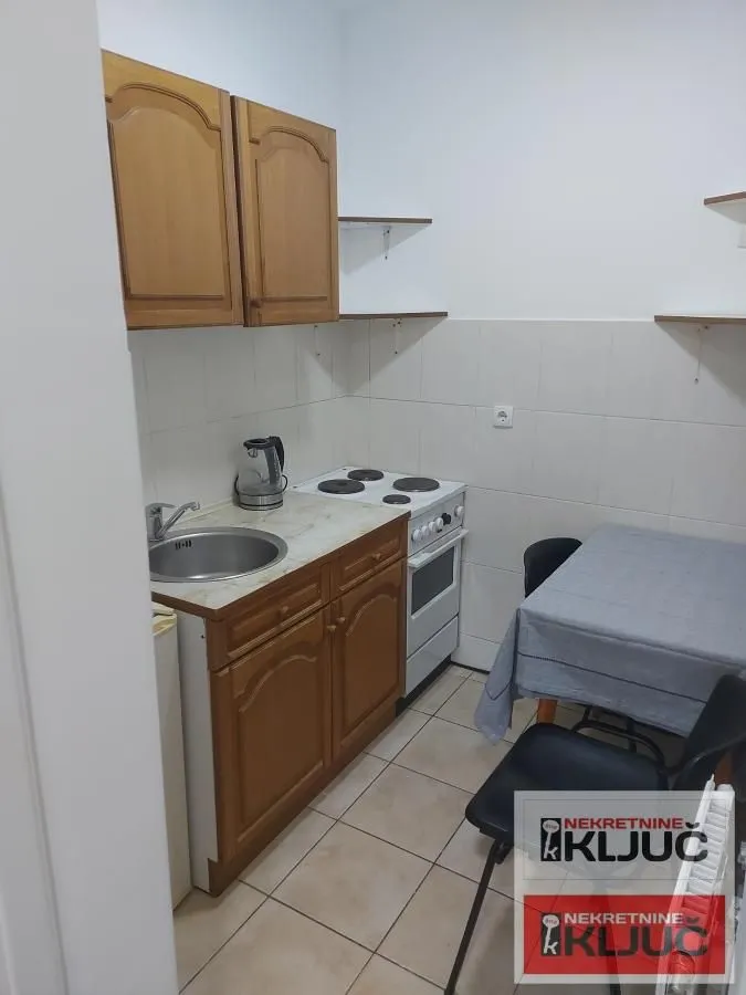 Izdavanje, jednosoban stan, 38m², Grbavica, Novi Sad Sve Podlokacije