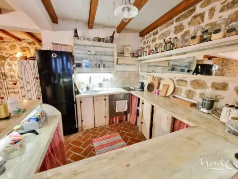 Prodaja, trosoban stan, 106m², Stari Grad, Herceg Novi - image 8
